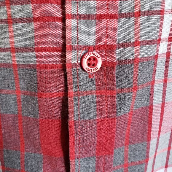 CAT Caterpillar Plaid Button Up Short Sleeve Shirt Red Size Men's Medium Casual - Picture 7 of 10